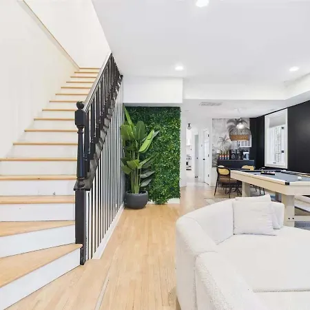 Spacious 4Br With Outdoor Oasis