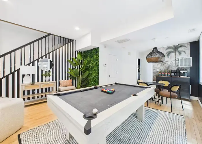 Apartment Spacious 4br With Outdoor Oasis Chicago